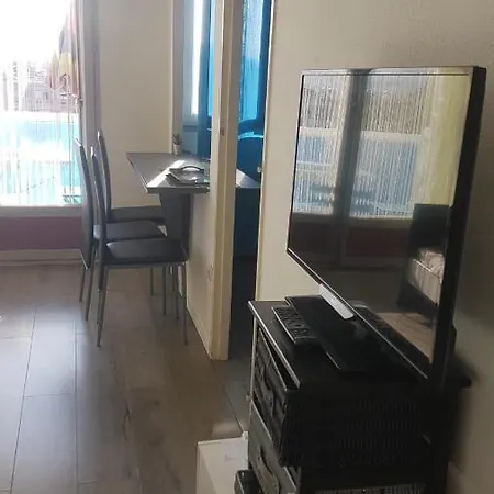 Studio 3 Personnes Jolie Vue Proche Gare 11 Ave Paul Arene